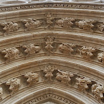 Die Kathedrale St. Jean in Lyon von außen