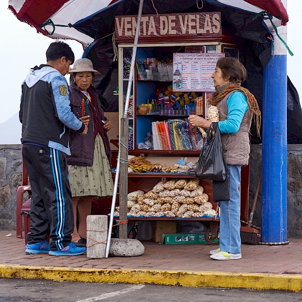Ein paar Snacks kaufen auf dem Cerro San Cristobal