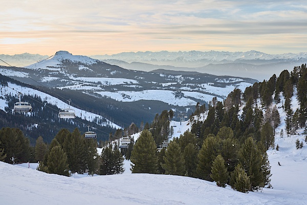 Sonnenuntergang im Skigebiet Obereggen Latemar
