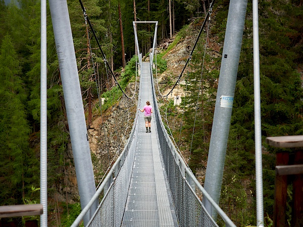 Hängebrücke auf dem Ötztaler Urweg
