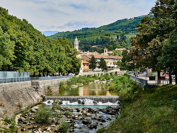 Der Fluss Leno in Rovereto