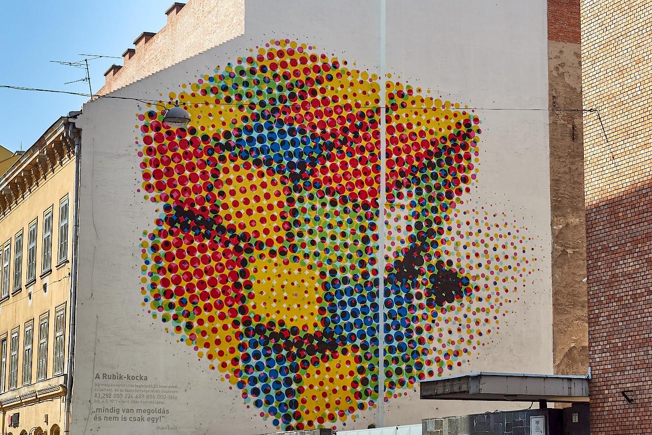 Street art in Budapest - Mural vom Rubik' Cube