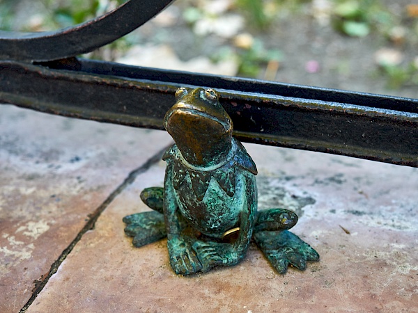 Mini-Skulptur von Kermit dem Frosch in Budapest