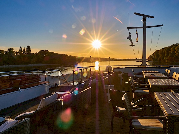 Sonnenuntergang während der Donau-Flusskreuzfahrt mit VIVA Cruises