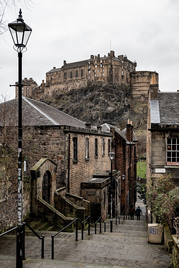 Blick auf das Edinburgh Castle (Schottland) - Vennel Viewpoint