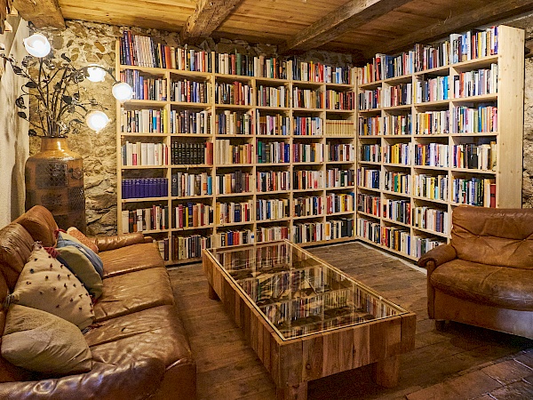 Die Bibliothek der Wildalm im Pillerseetal