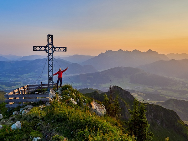 Sonnenaufgang auf der Henne im Pillerseetal