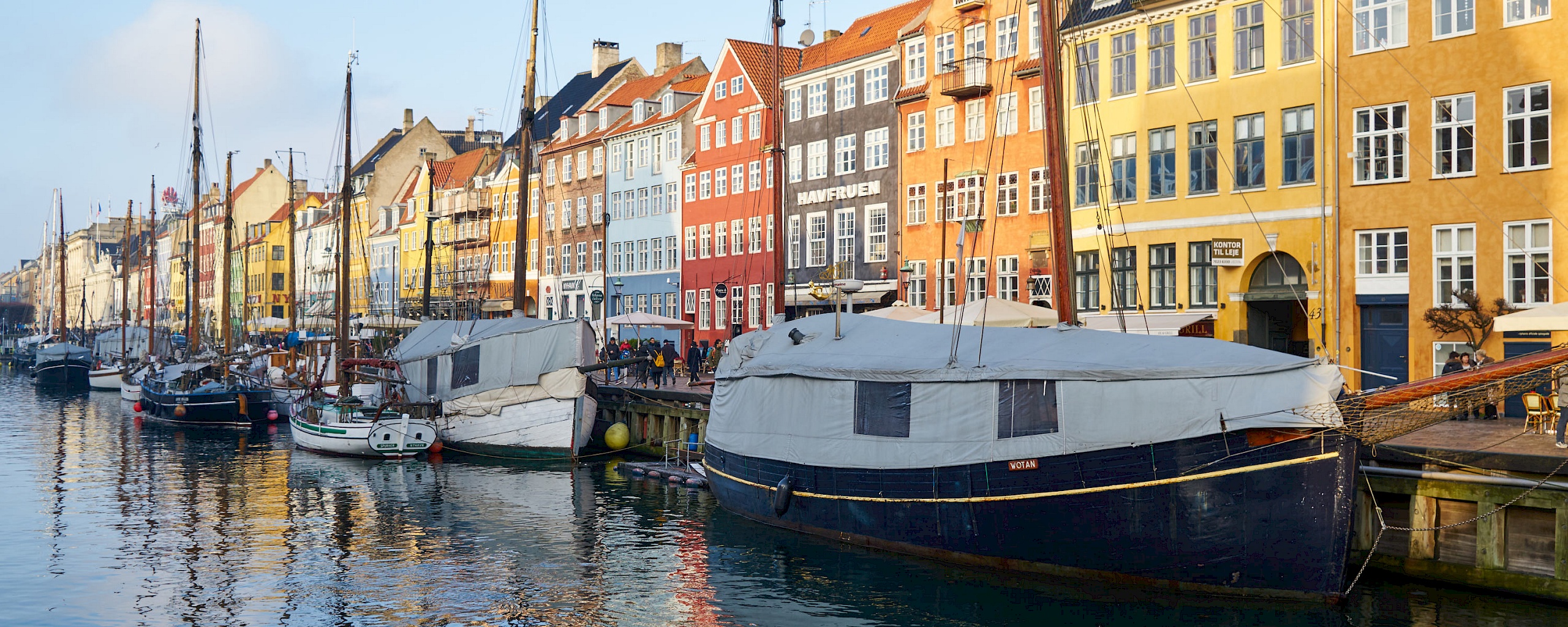 kopenhagen-nyhavn-littlediscoveriesnet.jpg