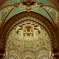 Die Basilika Notre-Dame de Fourvière in Lyon von innen