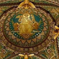 Die Basilika Notre-Dame de Fourvière in Lyon von innen