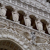 Die Basilika Notre-Dame de Fourvière in Lyon von außen