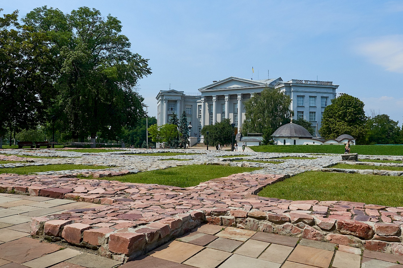 Auf dem Weg zum children landscape park in Kiew (Ukraine)