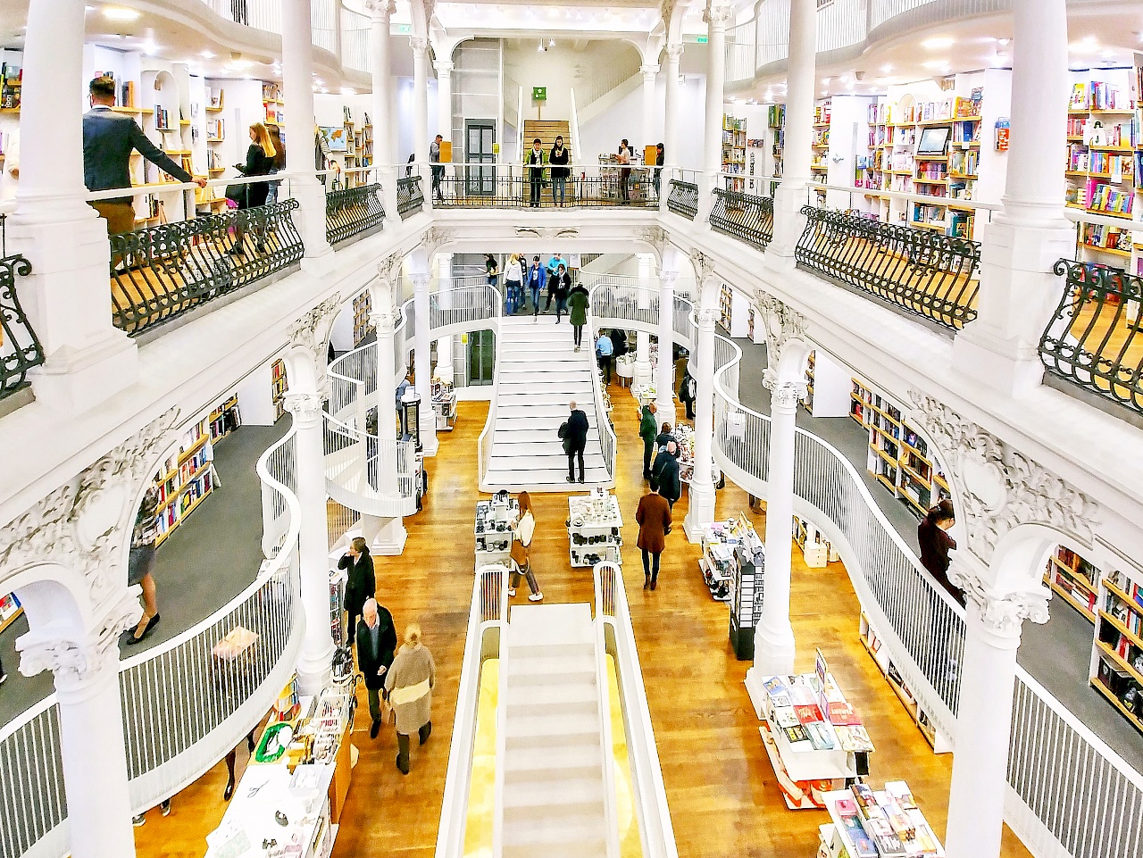 Die Bücherei Cărturești Carusel in Bukarest (Rumänien)