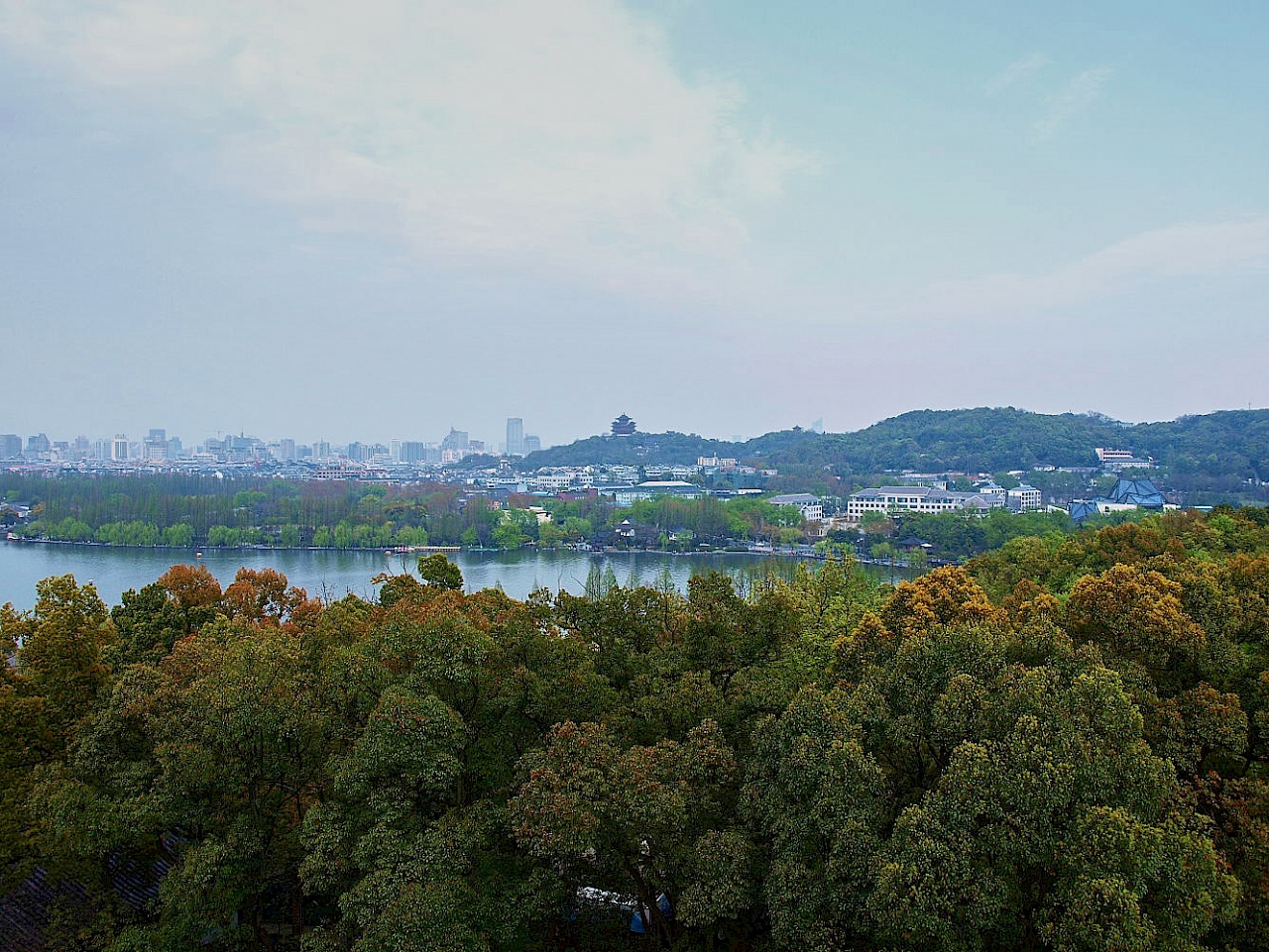 Ausblick von der Leifeng Pagode in Hangzhou