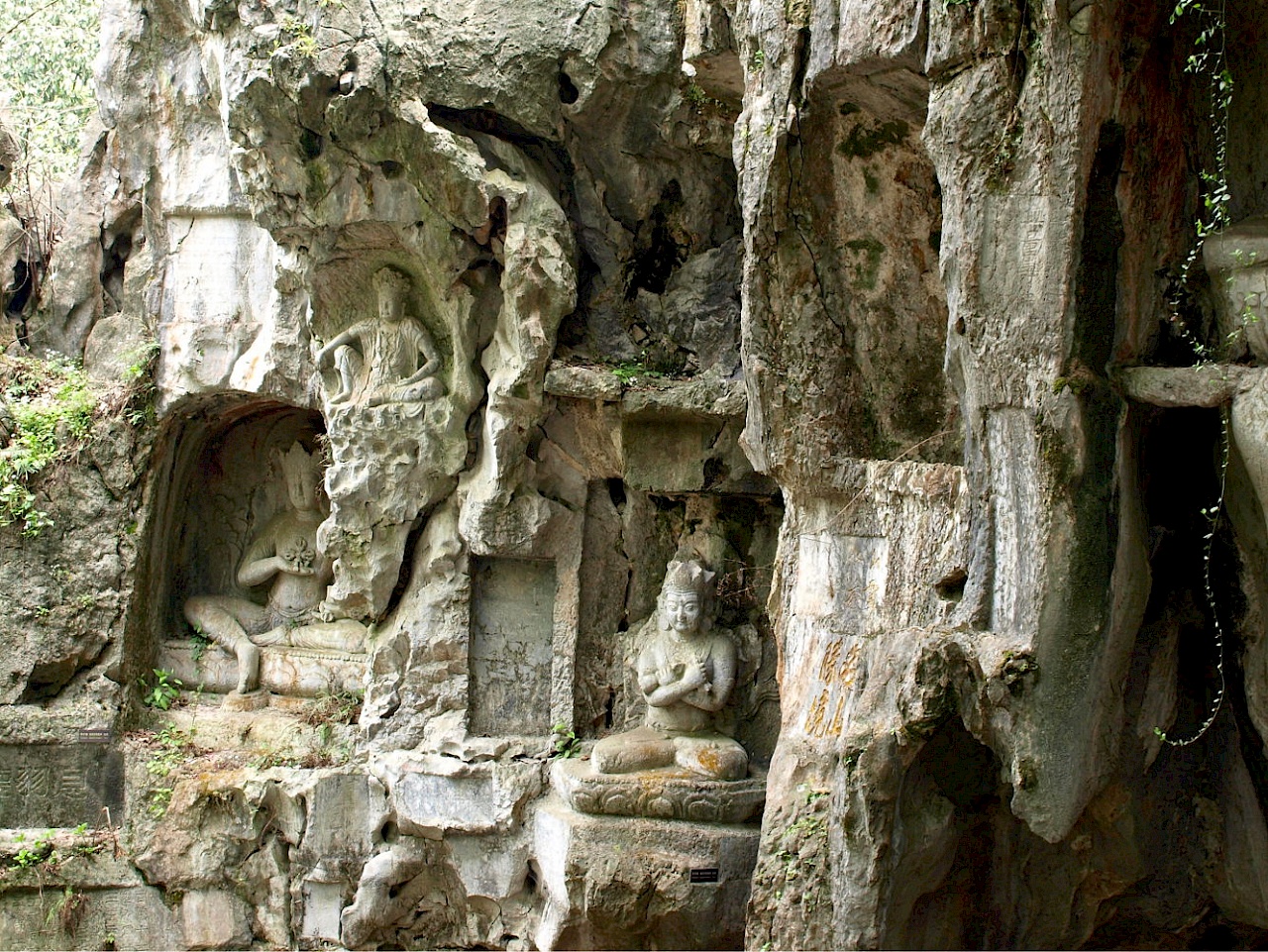 Buddhas in Feilai Feng in Hangzhou