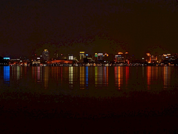 Hangzhou bei Nacht