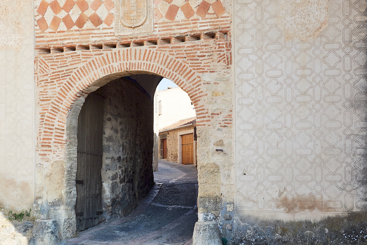 Das Eingangstor zum Dorf Pedraza