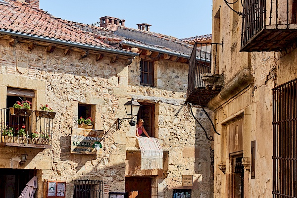 Durch die Straßen von Pedraza schlendern