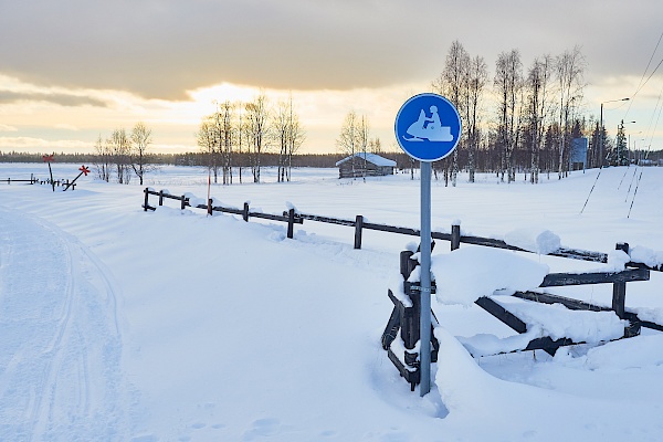 Straßenschild für Schneemobile