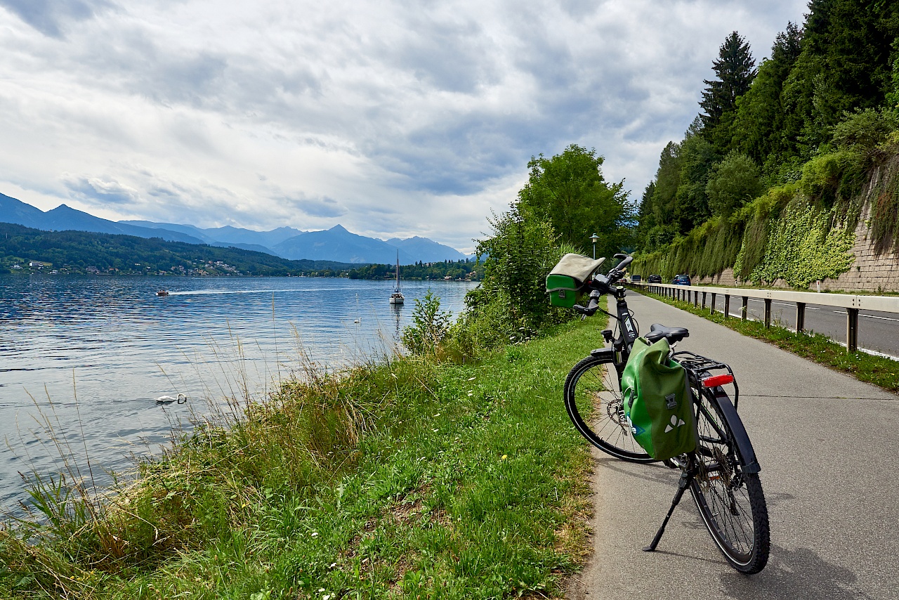 Radweg am Millstätter See entlang