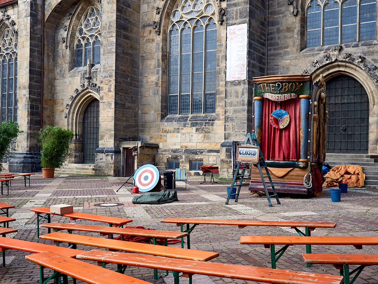 Pflasterzauber vor der St. Andreas Kirche in Hildesheim