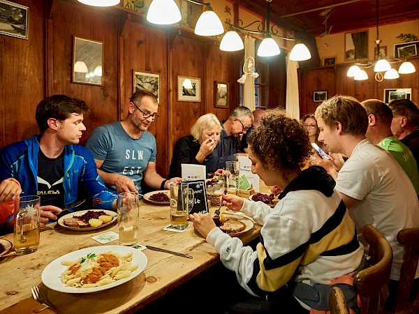 Abendessen in der Reintalangerhütte