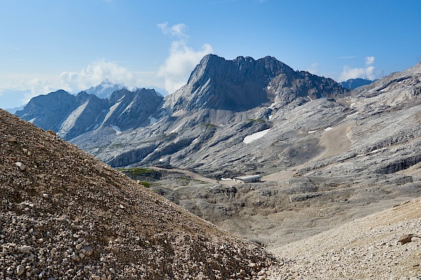 Graue Berglandschaft