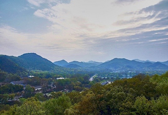 leifeng_pagode_ausblick_01_1-hangzhou-china-littlediscoveries_net_3_2600x0-1.jpg