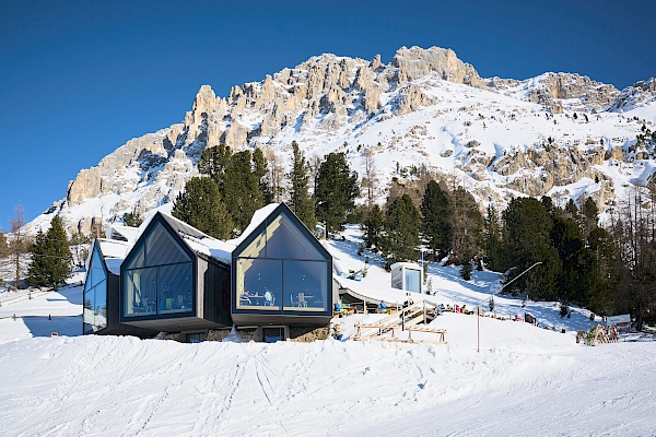 Oberholz Hütte im Skigebiet Obereggen Latemar