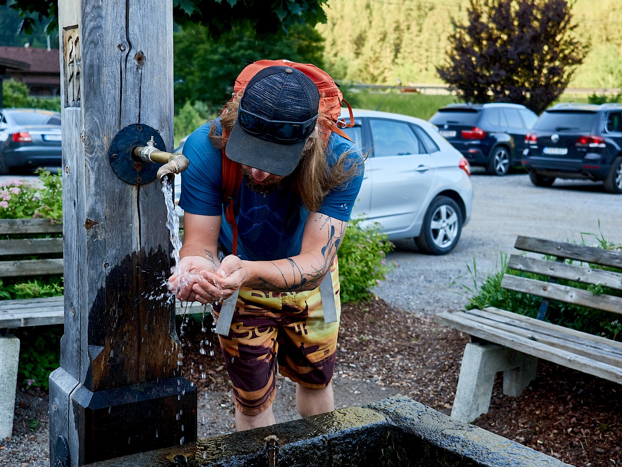 Brunnen mit Wasser auf dem Ötztaler Urweg