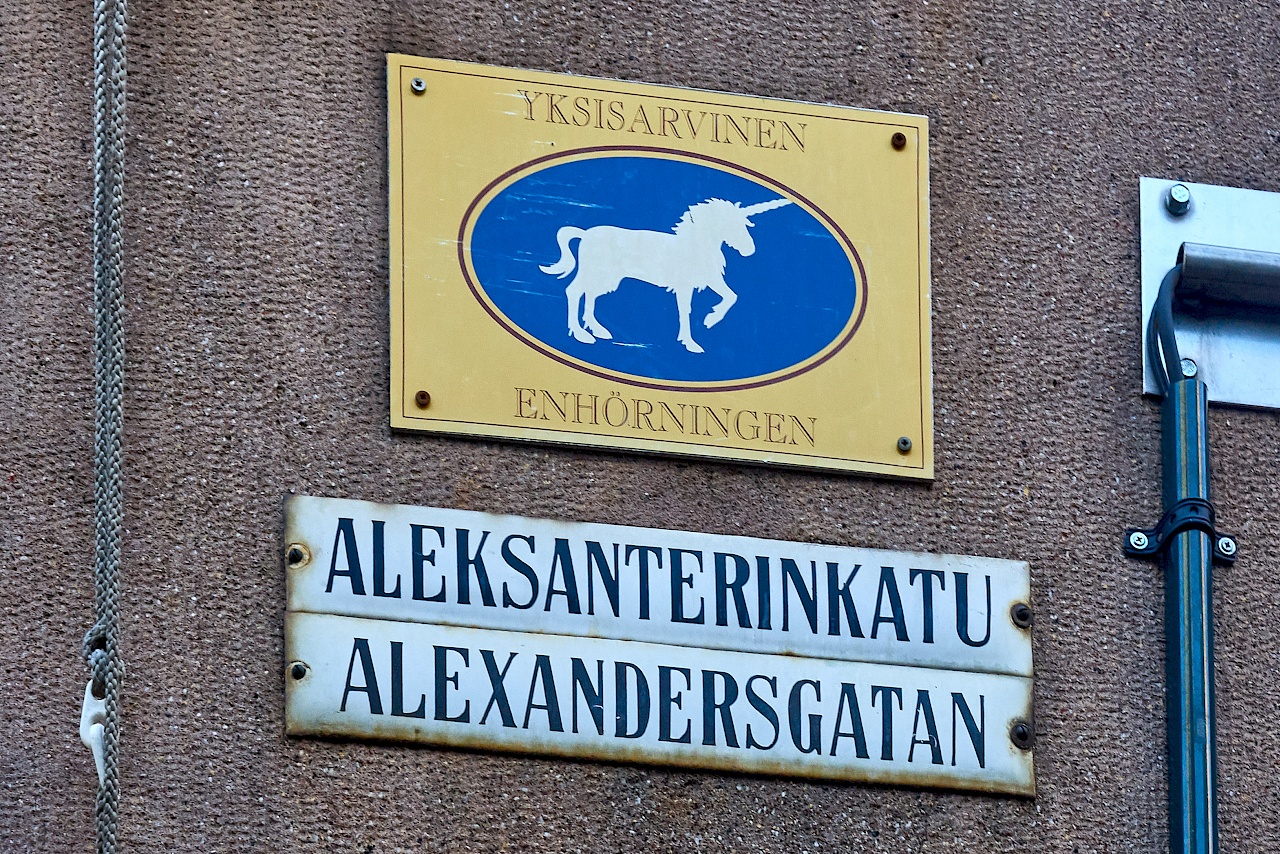 Das Einhorn-Straßenschild in Helsinki