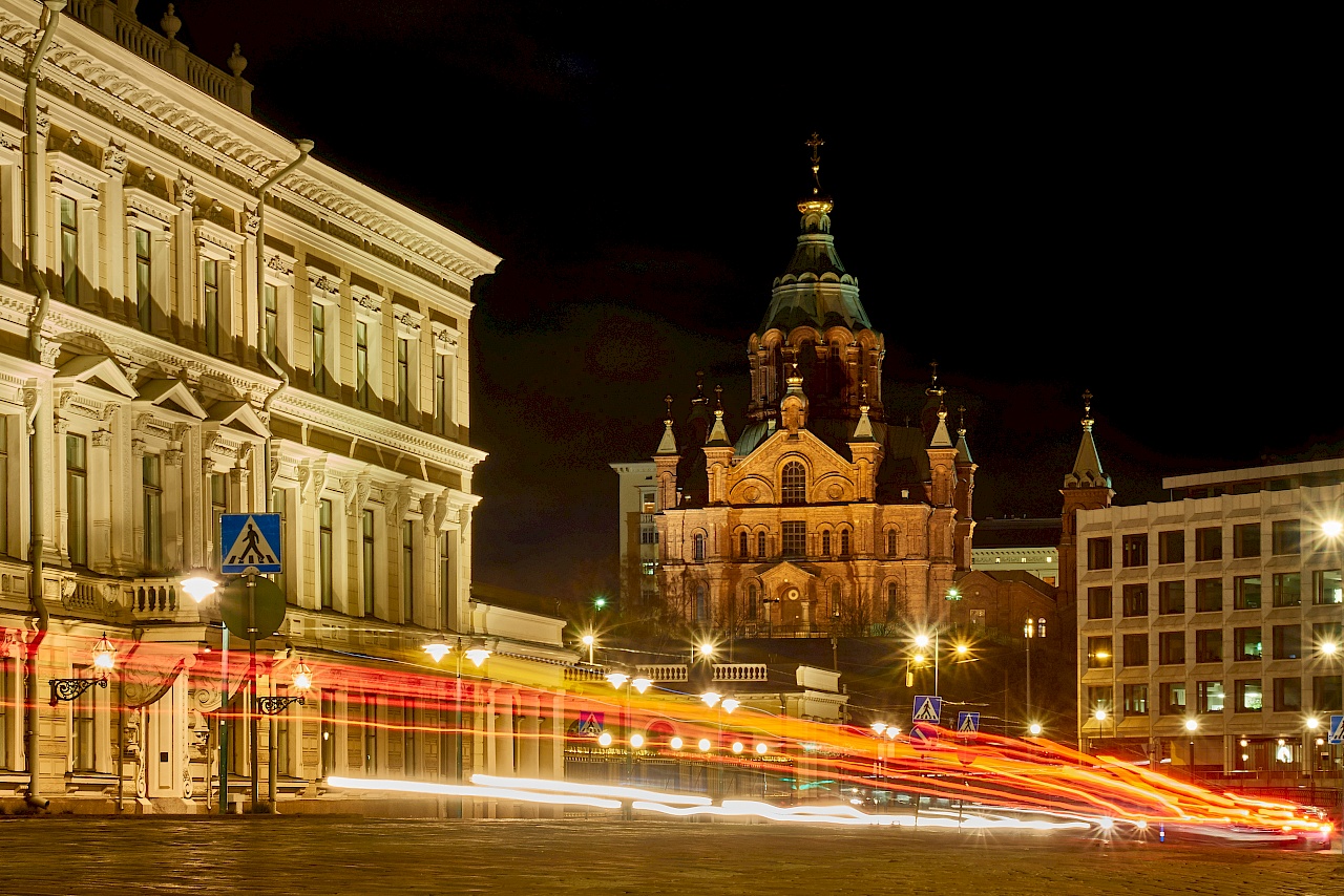 Uspenski-Kathedrale in Helsinki in der Nacht