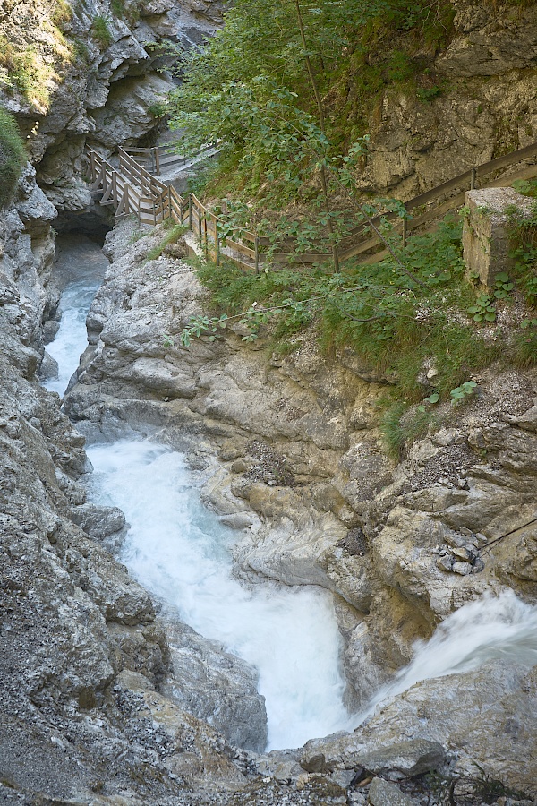 Rosengartenschlucht Imst Tirol - tobendes Wasser