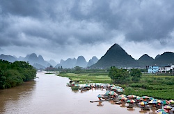 yangshuo-china-yulong-bridge-littlediscoveriesnet.jpg