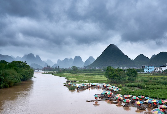 yangshuo-china-yulong-bridge-littlediscoveriesnet.jpg