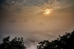 003-sonnenaufgang-yangshuo-china-littlediscoveriesnet.jpg