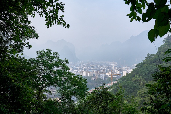 Der erste Blick auf Yangshuo am Morgen