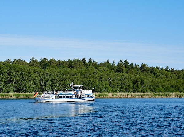 16-Seen-Fahrt auf der Blau-Weißen-Flotte bis nach Rheinsberg