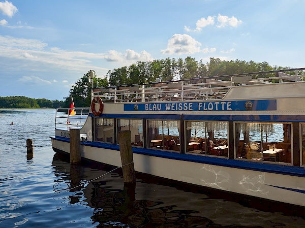 16-Seen-Fahrt auf der Blau-Weißen-Flotte bis nach Rheinsberg