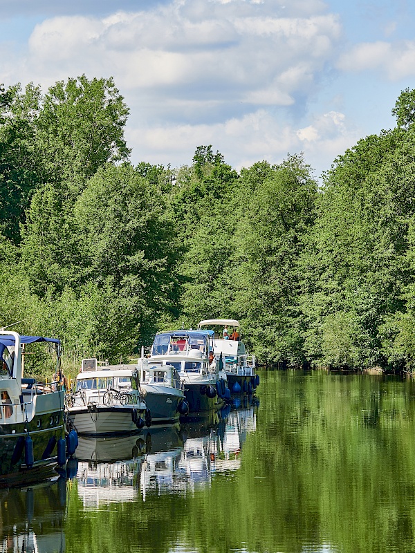 Mit der Blau-Weißen-Flotte auf der 16-Seen-Fahrt nach Rheinsberg