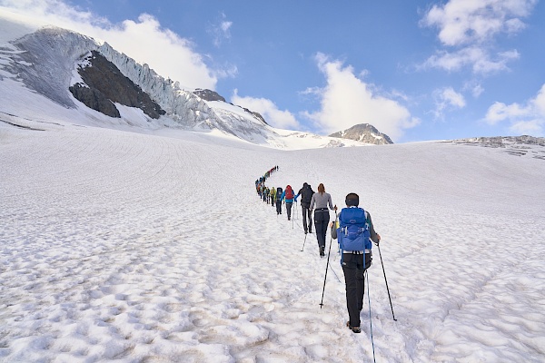 Seilschaft beim Aufstieg auf die Wildspitze