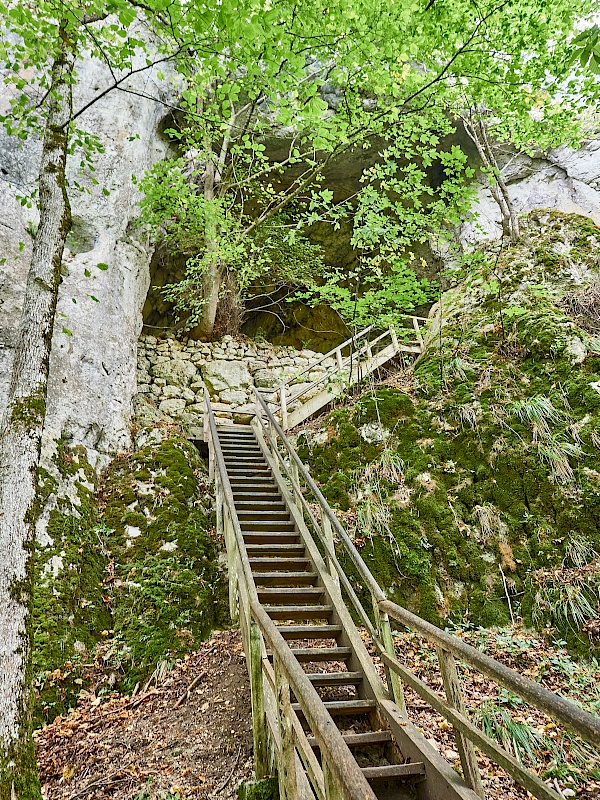 Treppe zur Petershöhle