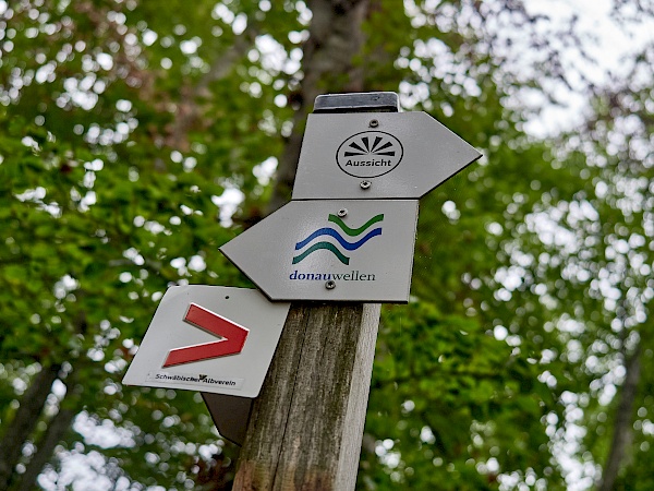 Beschilderung des Rundwegs der DonauWelle