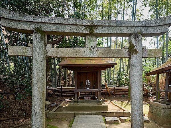 Ein Schrein im Garten des Shoren-in-Tempels in Kyoto