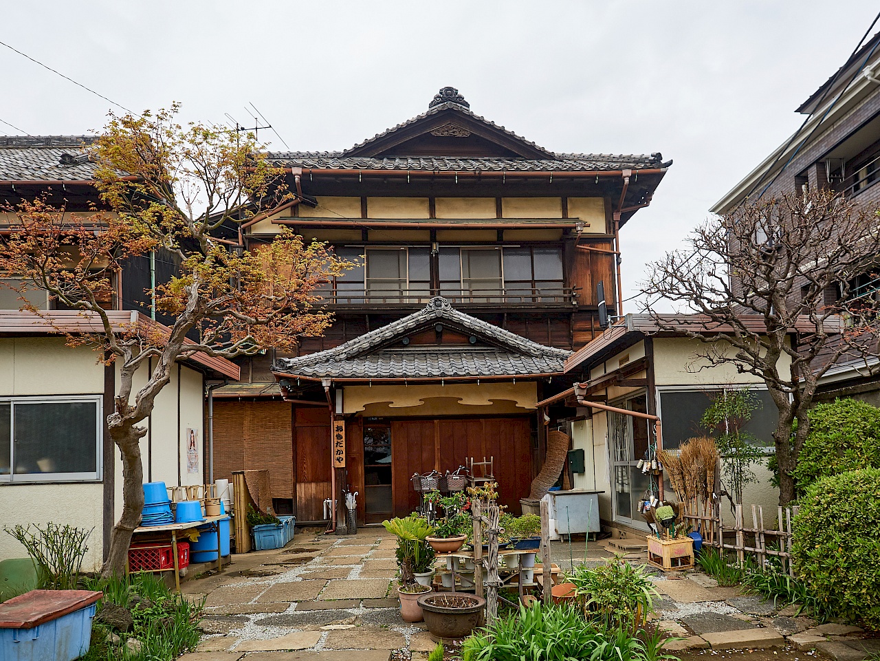 Holzhäuser in Yanaka in Tokyo