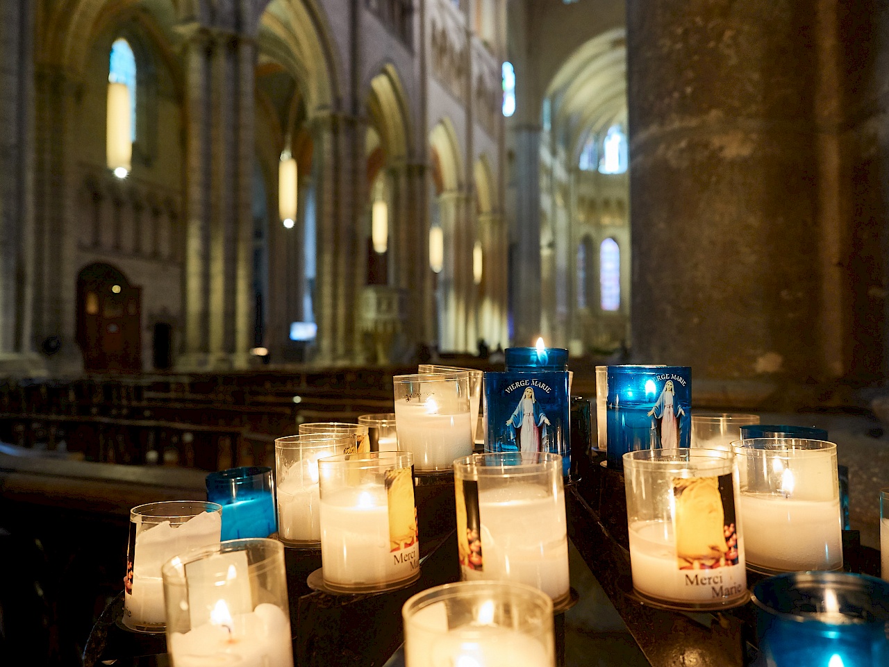 Kerzen zu ehren der Muttergottes zum Lichterfest in Lyon