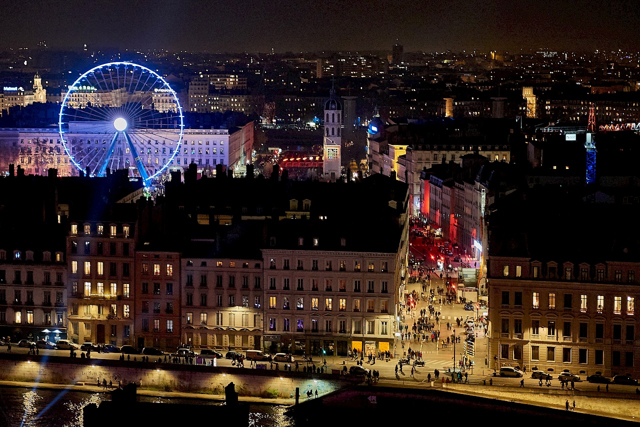 Aussicht auf das erleuchtete Lyon