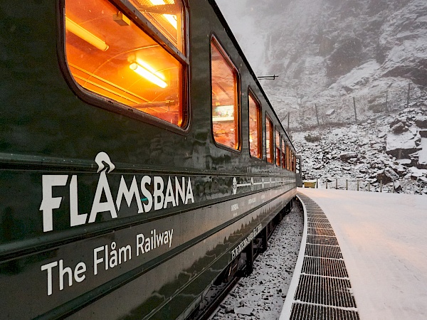 Fahrt mit der Flåmbahn nach Flåm