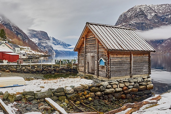 Undredal am Aurlandsfjord (Norwegen)