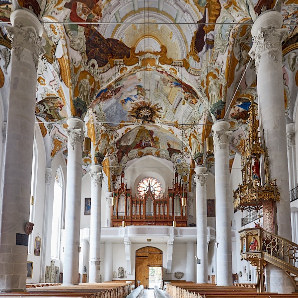 Im Inneren der Stadtpfarrkirche in Sterzing